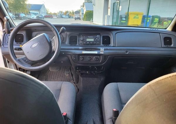 Ford Crown cena 39500 przebieg: 196000, rok produkcji 2008 z Szczecin małe 29